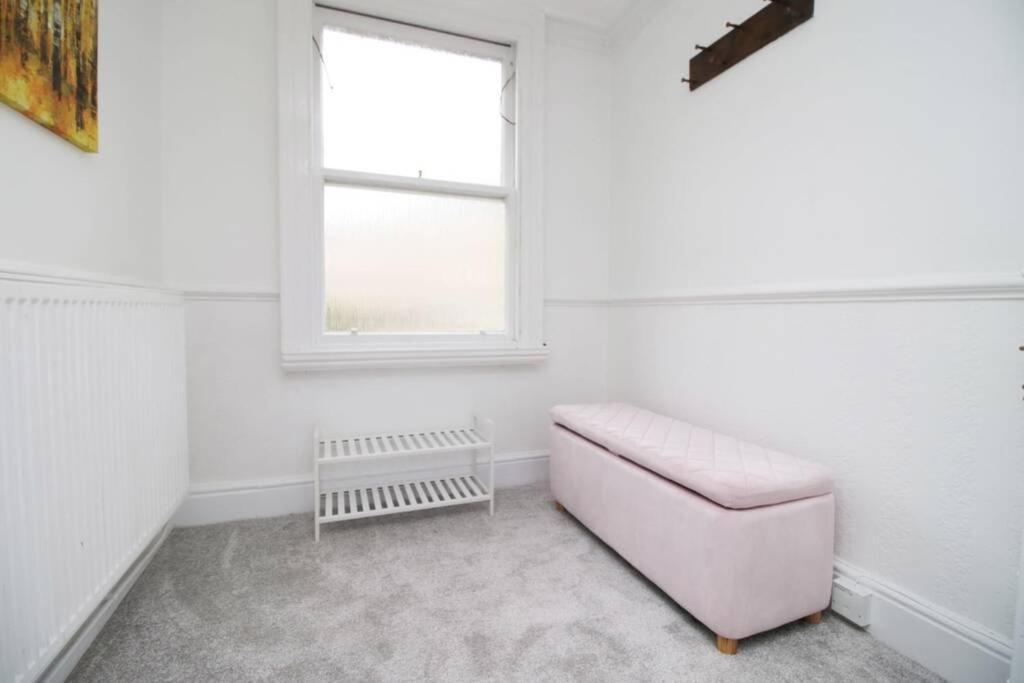 Spacious Georgian 3Bedroom Apartment- 10 Minute Walk To The River Avon, Roman Baths And Bath Abbey Extérieur photo