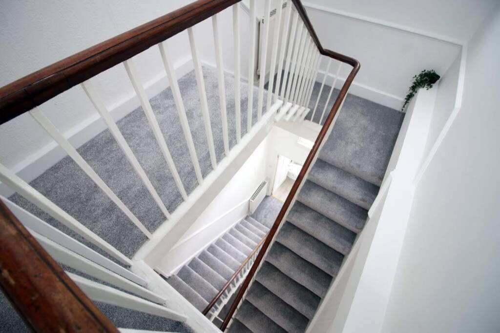 Spacious Georgian 3Bedroom Apartment- 10 Minute Walk To The River Avon, Roman Baths And Bath Abbey Extérieur photo