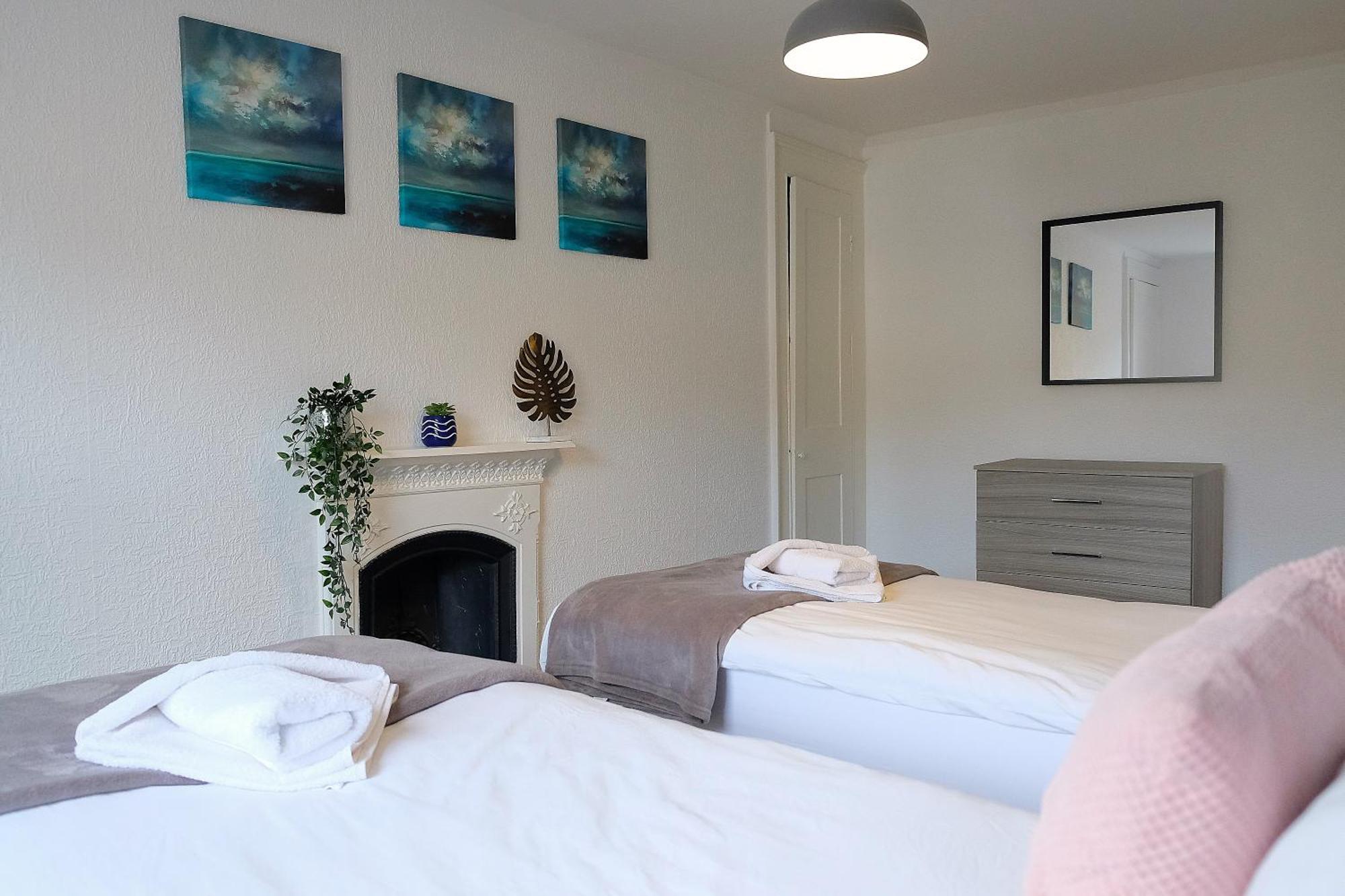 Spacious Georgian 3Bedroom Apartment- 10 Minute Walk To The River Avon, Roman Baths And Bath Abbey Extérieur photo