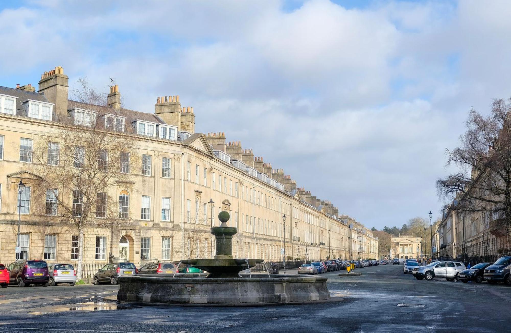 Spacious Georgian 3Bedroom Apartment- 10 Minute Walk To The River Avon, Roman Baths And Bath Abbey Extérieur photo