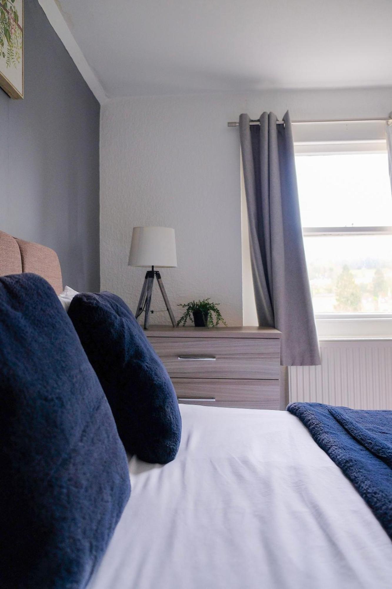 Spacious Georgian 3Bedroom Apartment- 10 Minute Walk To The River Avon, Roman Baths And Bath Abbey Extérieur photo